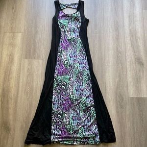 Black Back Cutout Maxi Dress with Slimming Design abstract pattern